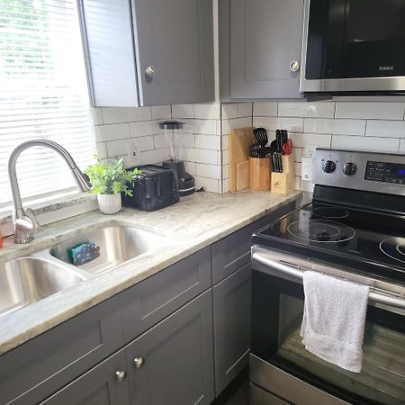 Super Cozy 2 Bedroom With Fast Wifi And Queen Bed Close To Downtown Houston!! Bagian luar foto